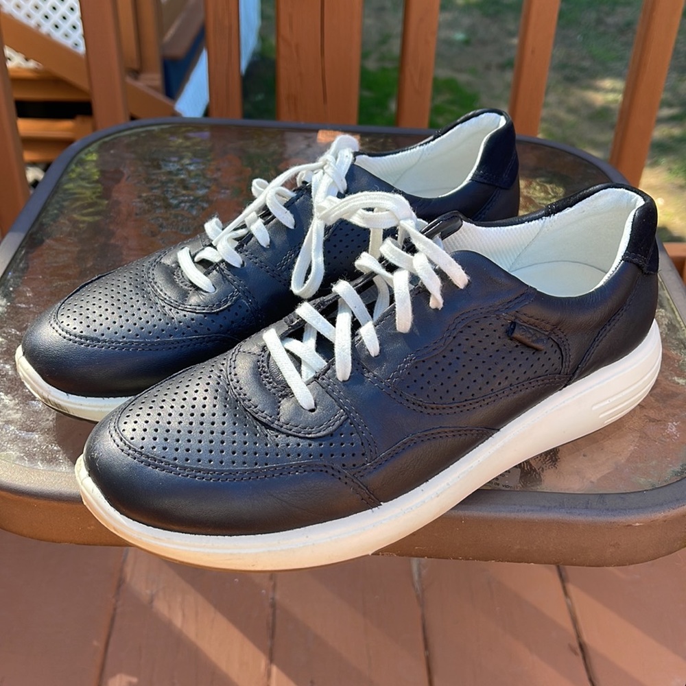 Womens Ecco Leather Sneakers | Color: Black | Size: 9